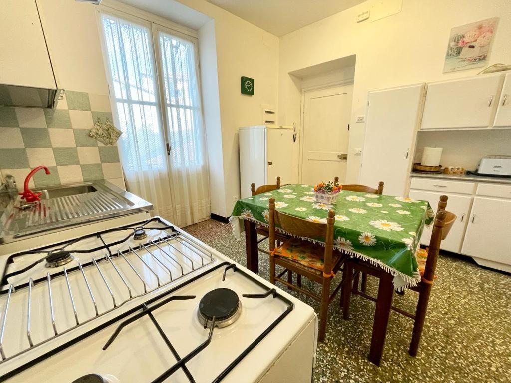 Acquadolce Apartment Леванто Екстер'єр фото