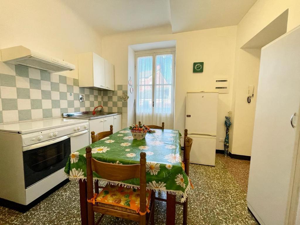 Acquadolce Apartment Леванто Екстер'єр фото